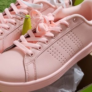 NewAdidas cloud foam neo womens size 9 coral shows